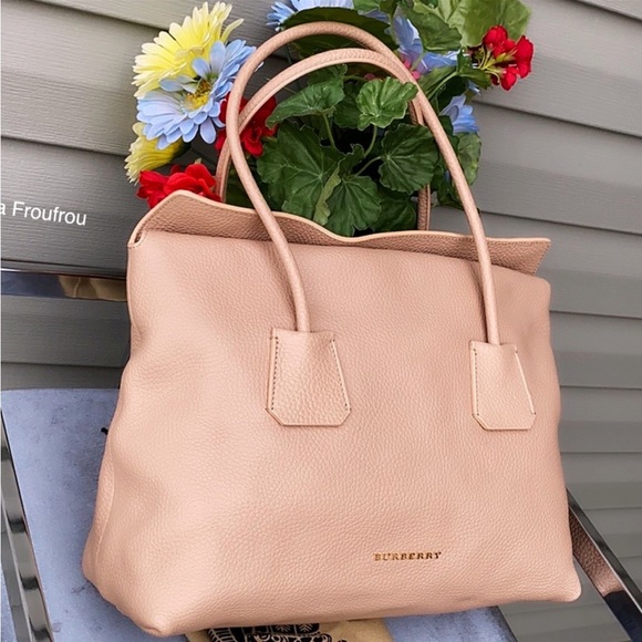 Authentic Burberry bag - Picture 6 of 16